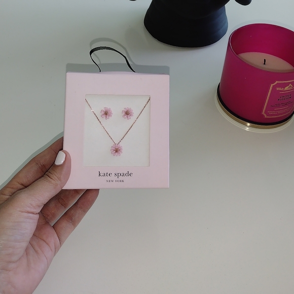 Kate Spade - Picture 2 of 3